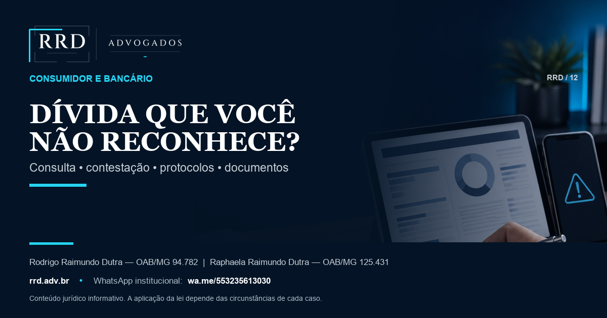 Pessoa confere relatório financeiro genérico e alerta em celular.