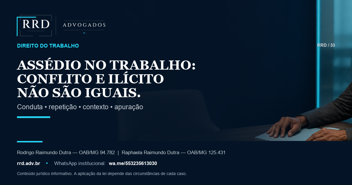 Reunião reservada com pasta de relato confidencial em ambiente de trabalho.